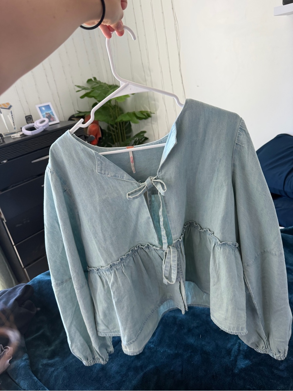Free People Brunch Babe Light Wash Top M - Picture 5 of 6